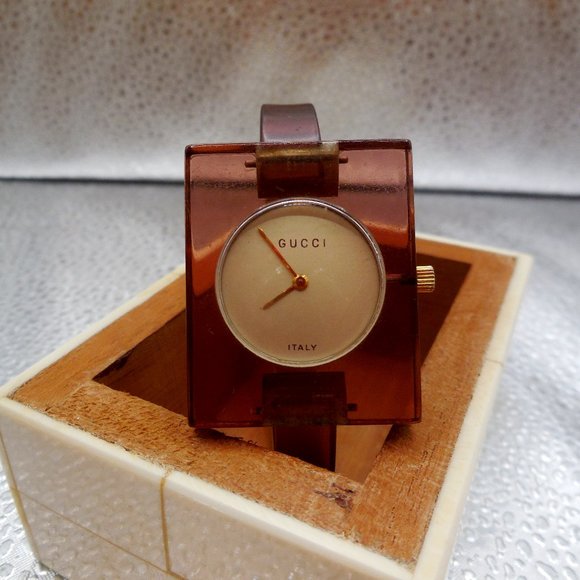 Beautiful Gucci Vintage Bangle Watch with Square Face!  Rare - Picture 1 of 3